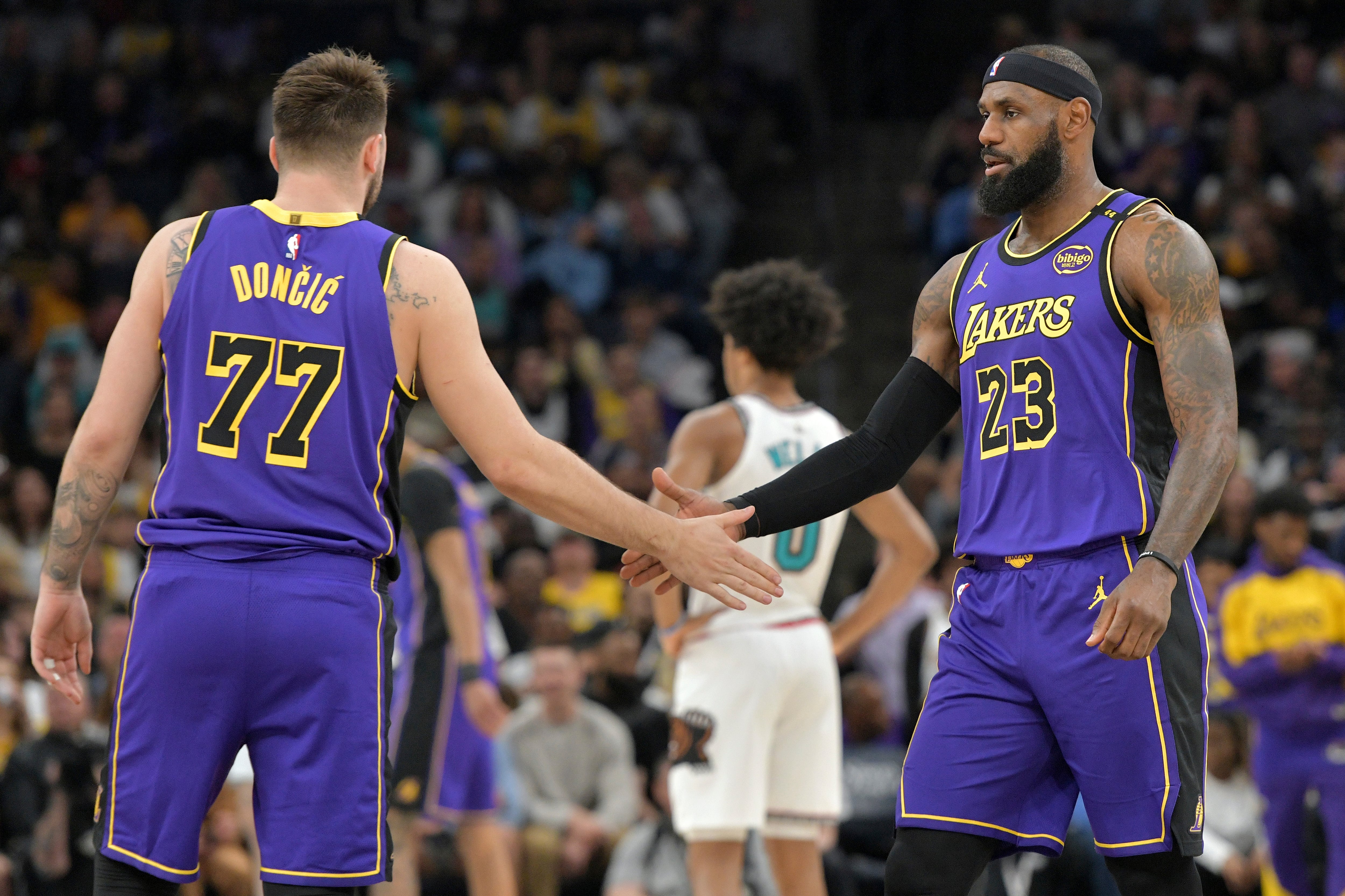 Luka Doncic y LeBron James en LA Lakers.