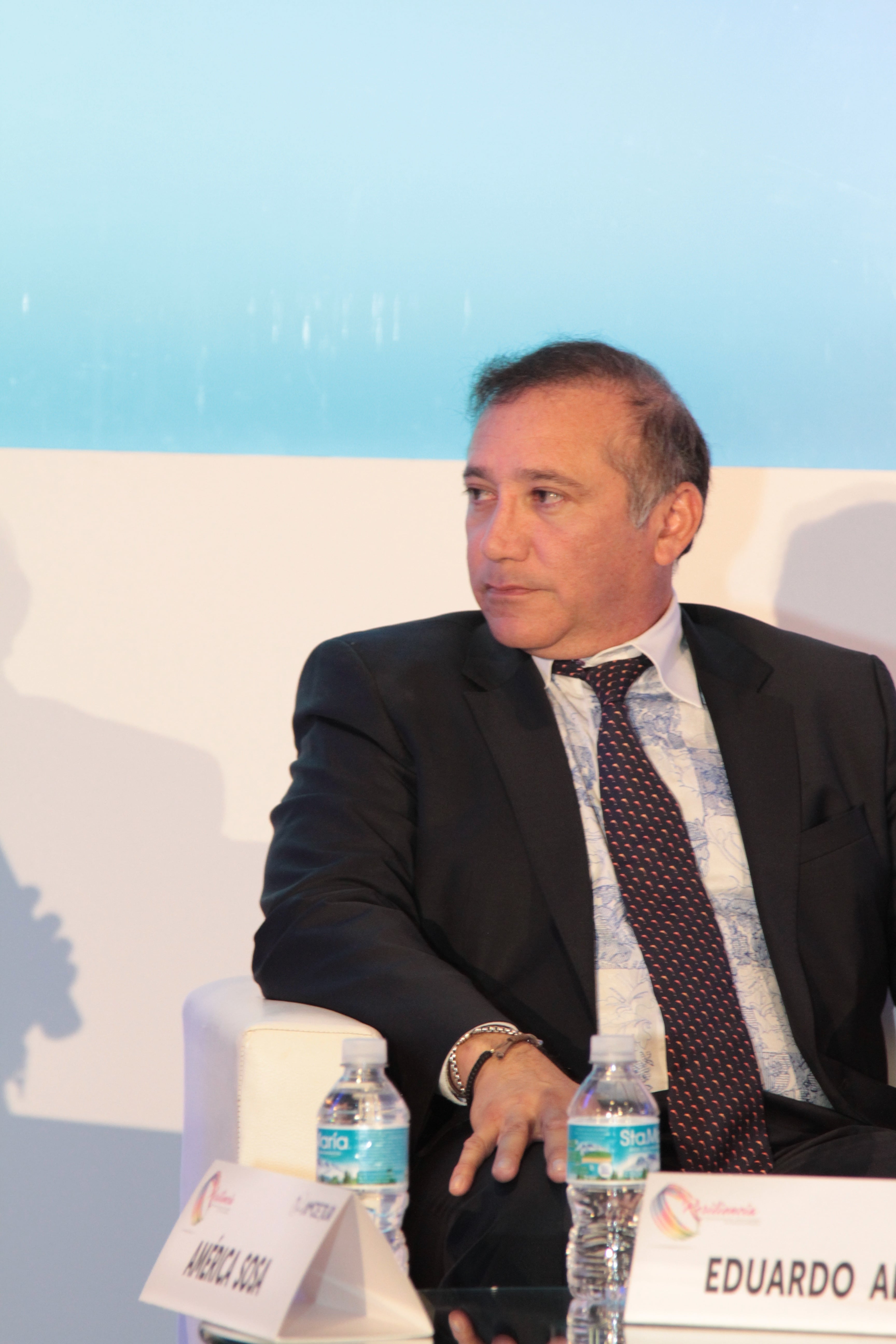 Eduardo Albor Villanueva, dueño de Dolphin Discovery