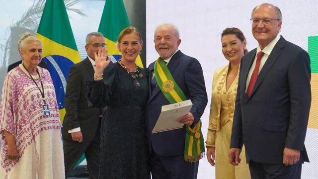 Beatriz Gutiérrez en la toma de protesta de Lula da Silva