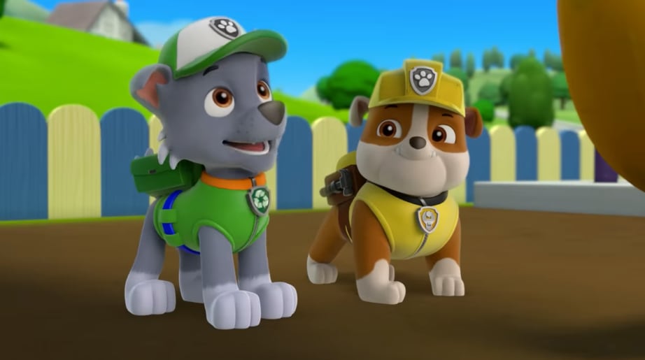 Rocky de Paw Patrol por Día Internacional del Reciclaje de Teléfonos Móviles