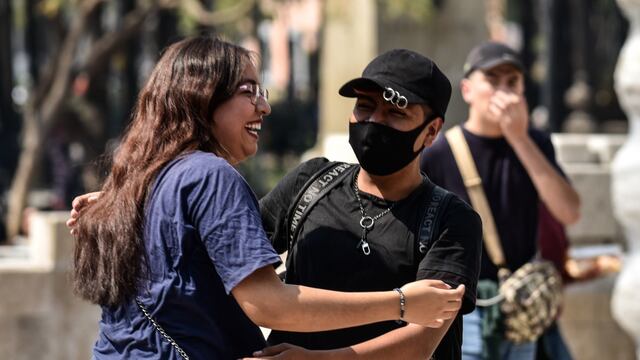 Ciudadanos toman medidas ante confirmación de coronavirus en CDMX