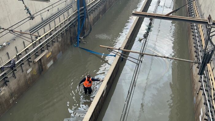 Línea A del Metro CDMX restablece circulación total, tras bombeo de vías por inundaciones