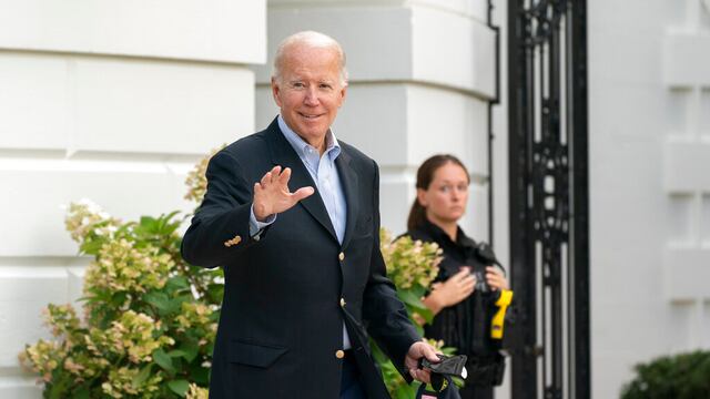 Joe Biden sale de su aislamiento por Covid-19; viajará a Delaware