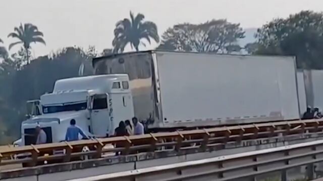 Transportista es asesinado en autopista Puebla-Veracruz
