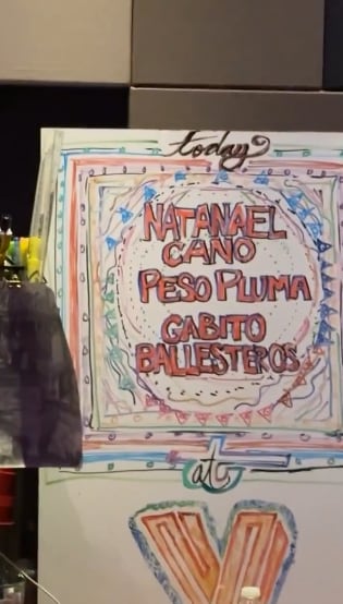 Natanael Cano, Peso Pluma y Gabito Ballesteros en el estudio.