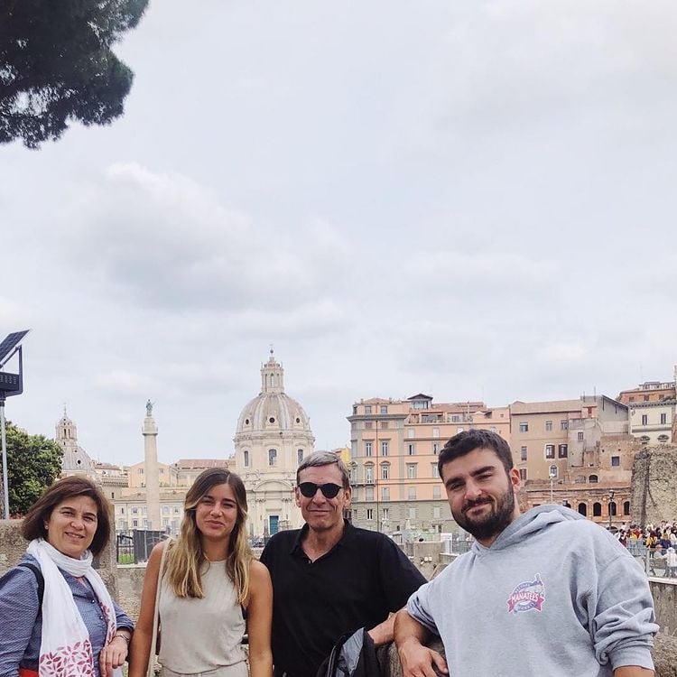 Anna Torno y su familia; papás y hermano Jan Tormo.