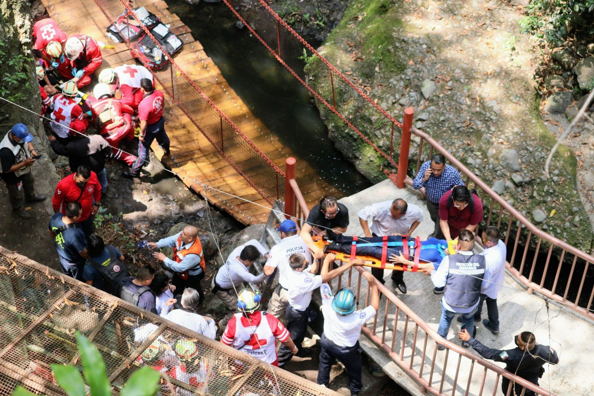 Puente colgante del Paseo Ribereño de Cuernavaca
