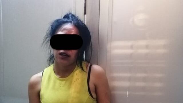 Joven golpeada en Neza.