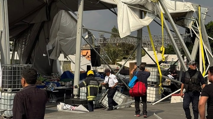 Feria del libro de Neza: fuerte viento tira domo instalado en Palacio Municipal y hay 10 heridos