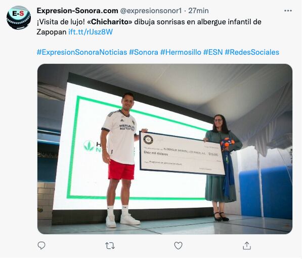 Javier Hernández entrega cheque a nombre del LA Galaxy