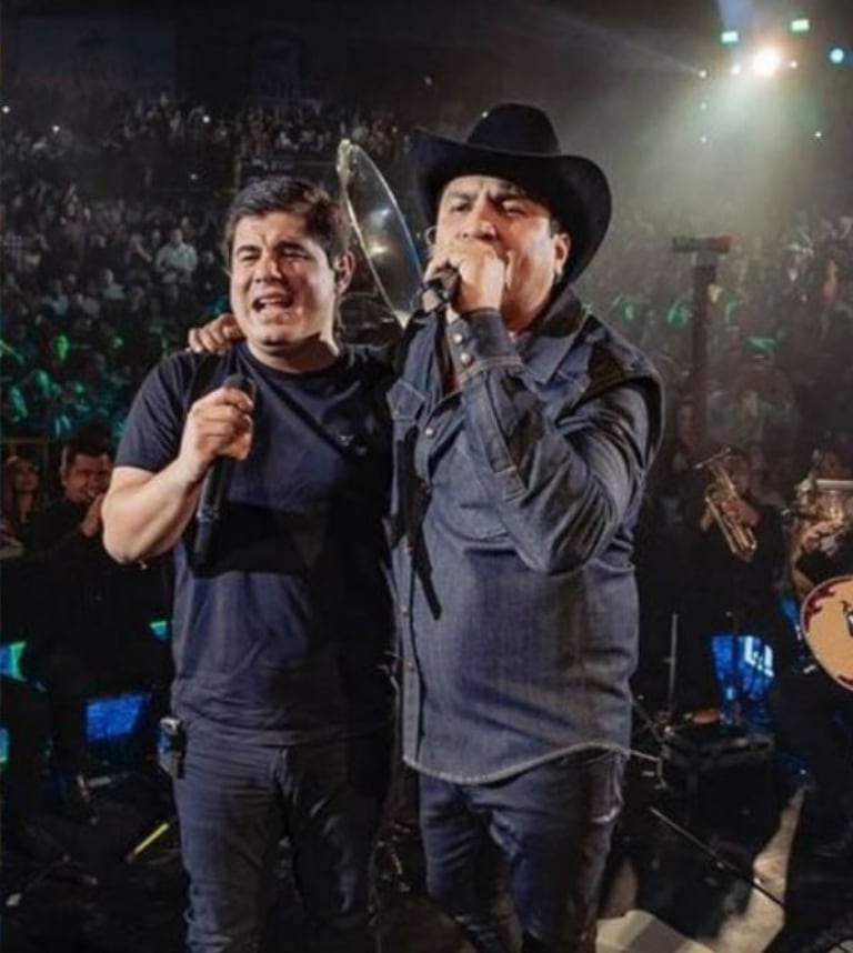 Alfredo Olivas y Julión Álvarez