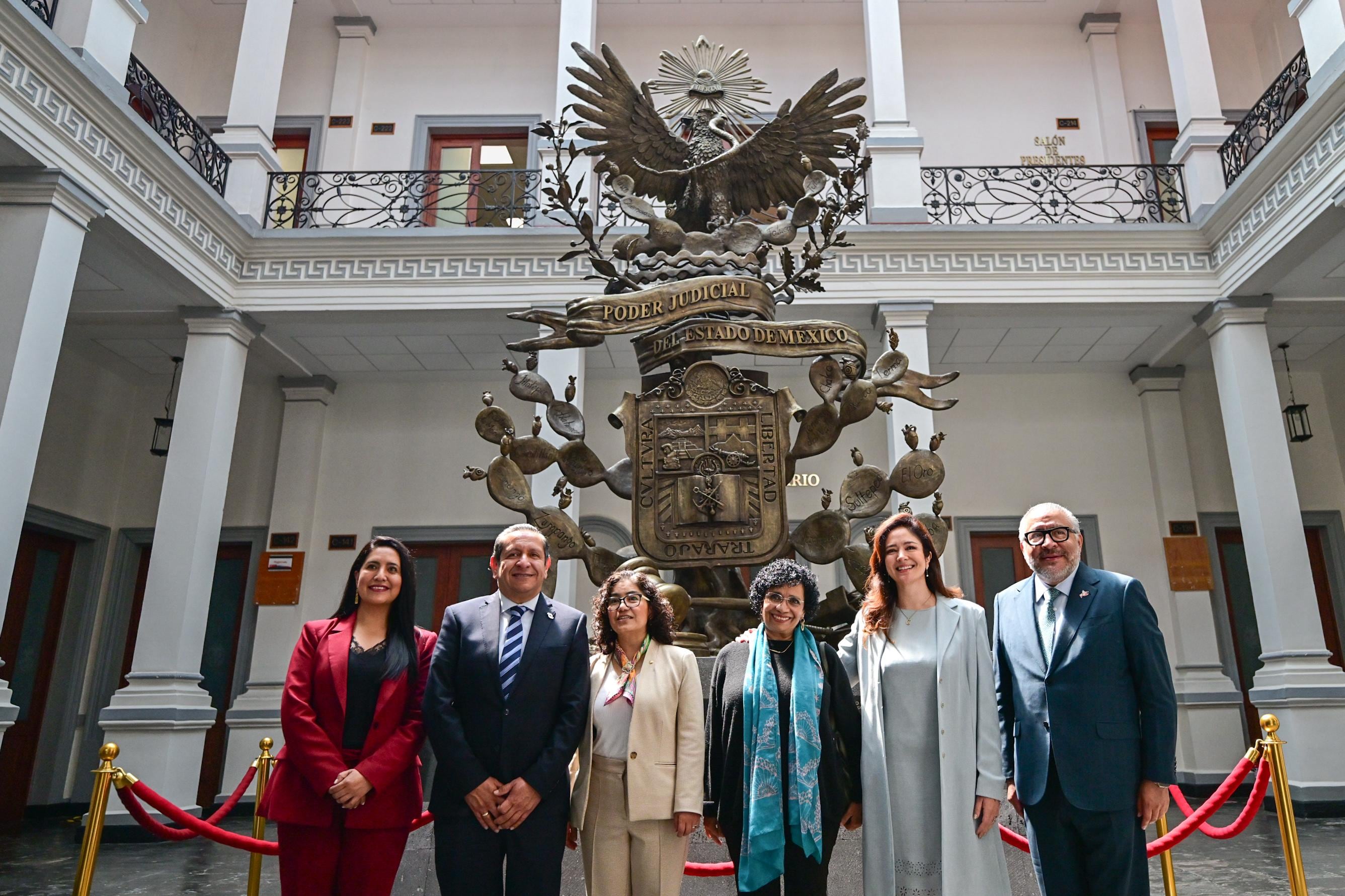 El gobierno de Delfina Gómez inaugura la FILEM 2025.
