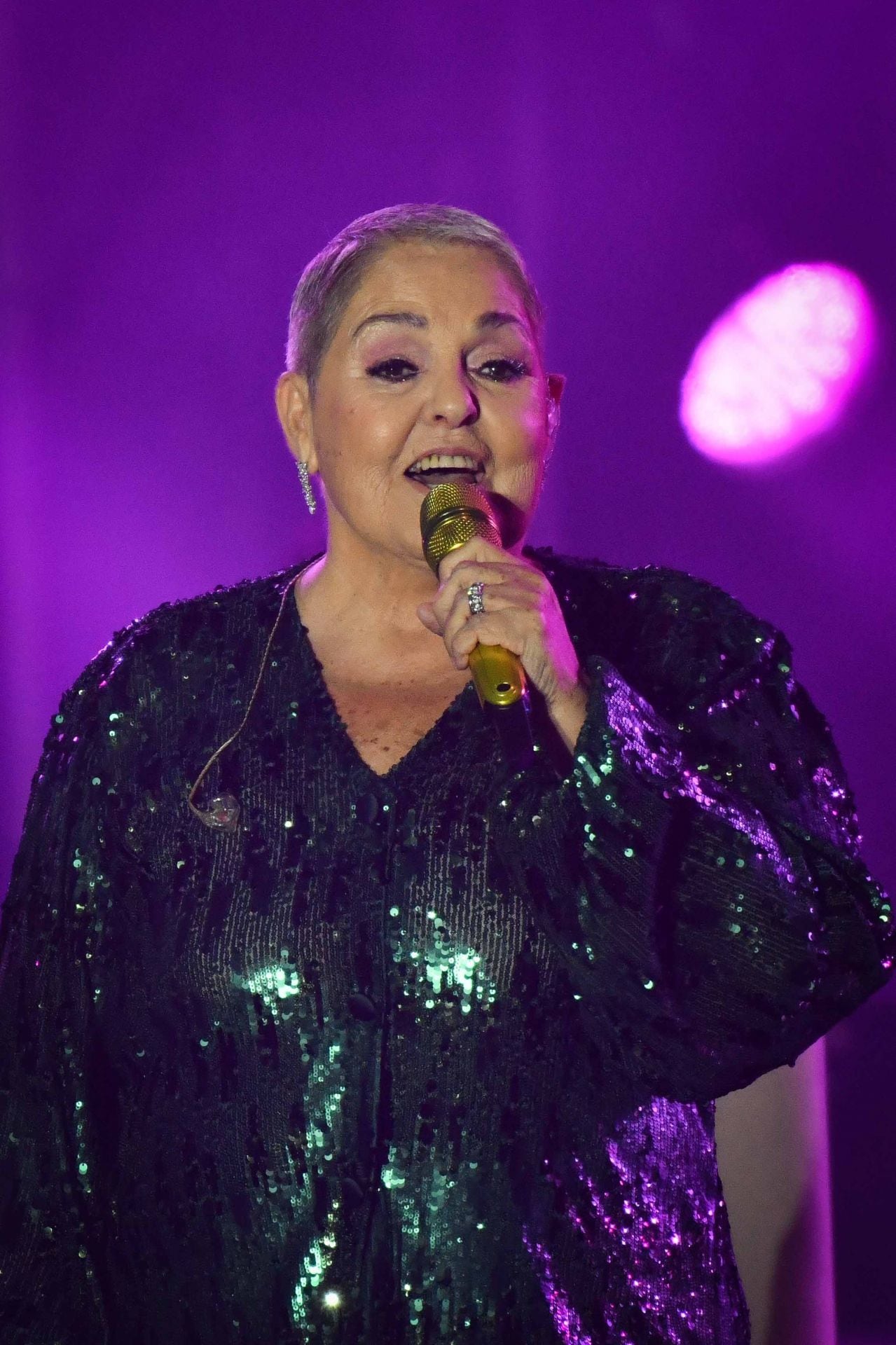 Lupita D'Alessio, cantante.