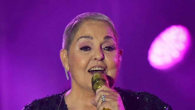 Lupita D'Alessio, cantante.