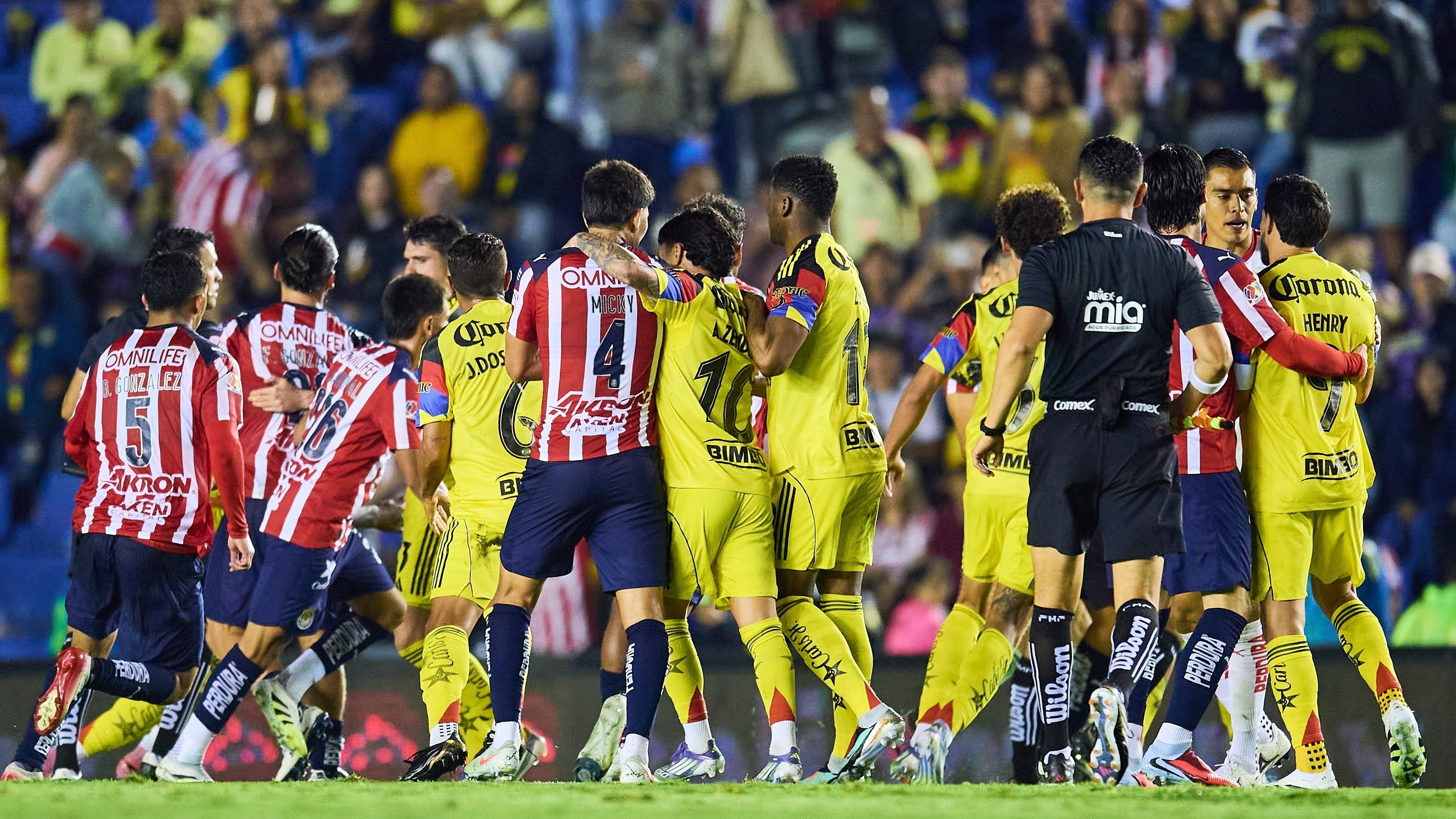 Ya se sabe quién inició la brutal bronca en el Clásico Nacional; no le gustará a los fans del América