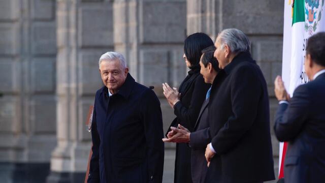 Diputados prometen a AMLO “sacar adelante” la reforma energética