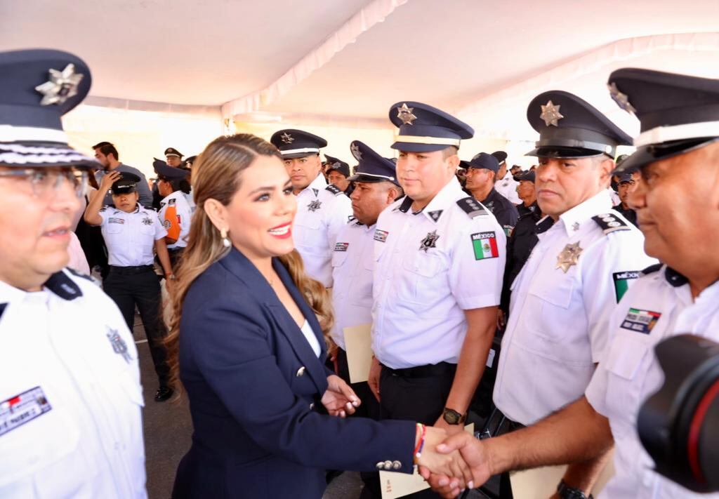 Evelyn Salgado reconoce a la policía de Guerrero