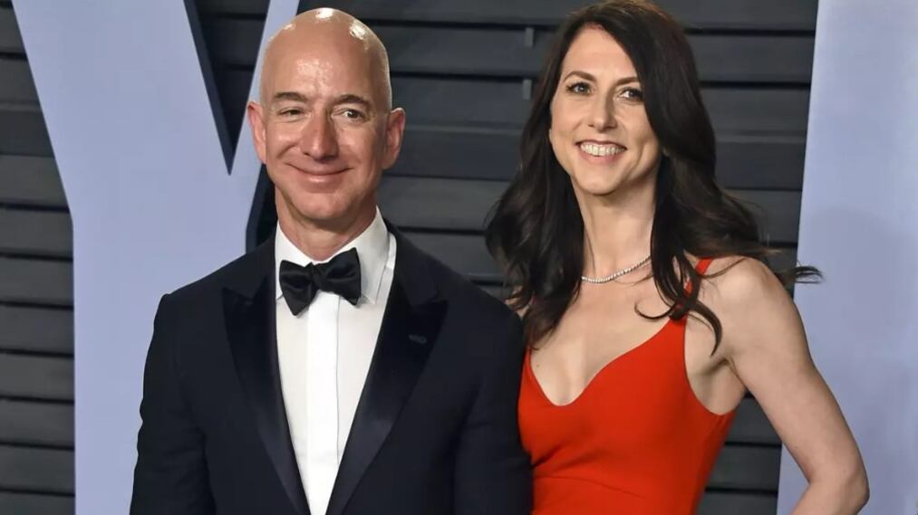 ¿Quién es MacKenzie Scott? La escritora, filántropa y primera esposa de Jeff Bezos