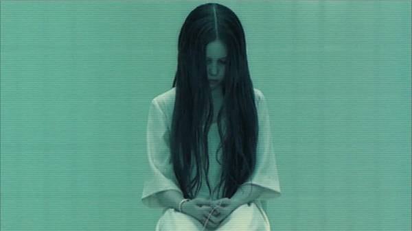 Daveigh Chase (El Aro)