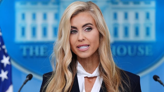 Trump despide a Katie Zacharia una semana después de nombrarla portavoz