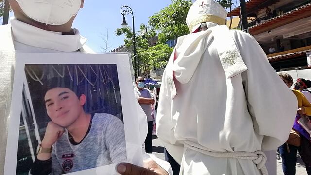 El obispo Julio César Martín de la iglesia Anglicana del Sureste