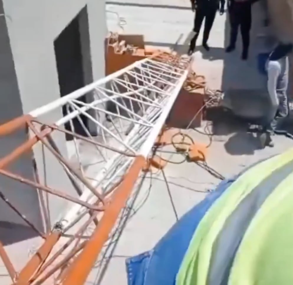 Muere un trabajador electrocutado por colapso de torre de comunicaciones en la alcaldía Magdalena Contreras
