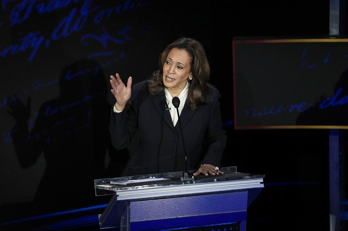 Kamala Harris durante debate con Donald Trump