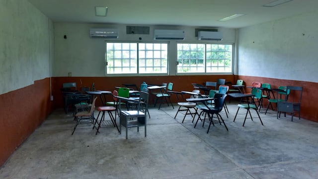 Acapulco y Costa Grande suspenden clases ante la llegada de Simón