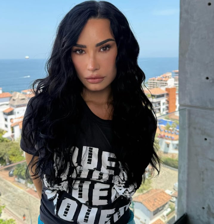 Demi Lovato sorprende con nuevo rostro y desata críticas en redes sociales