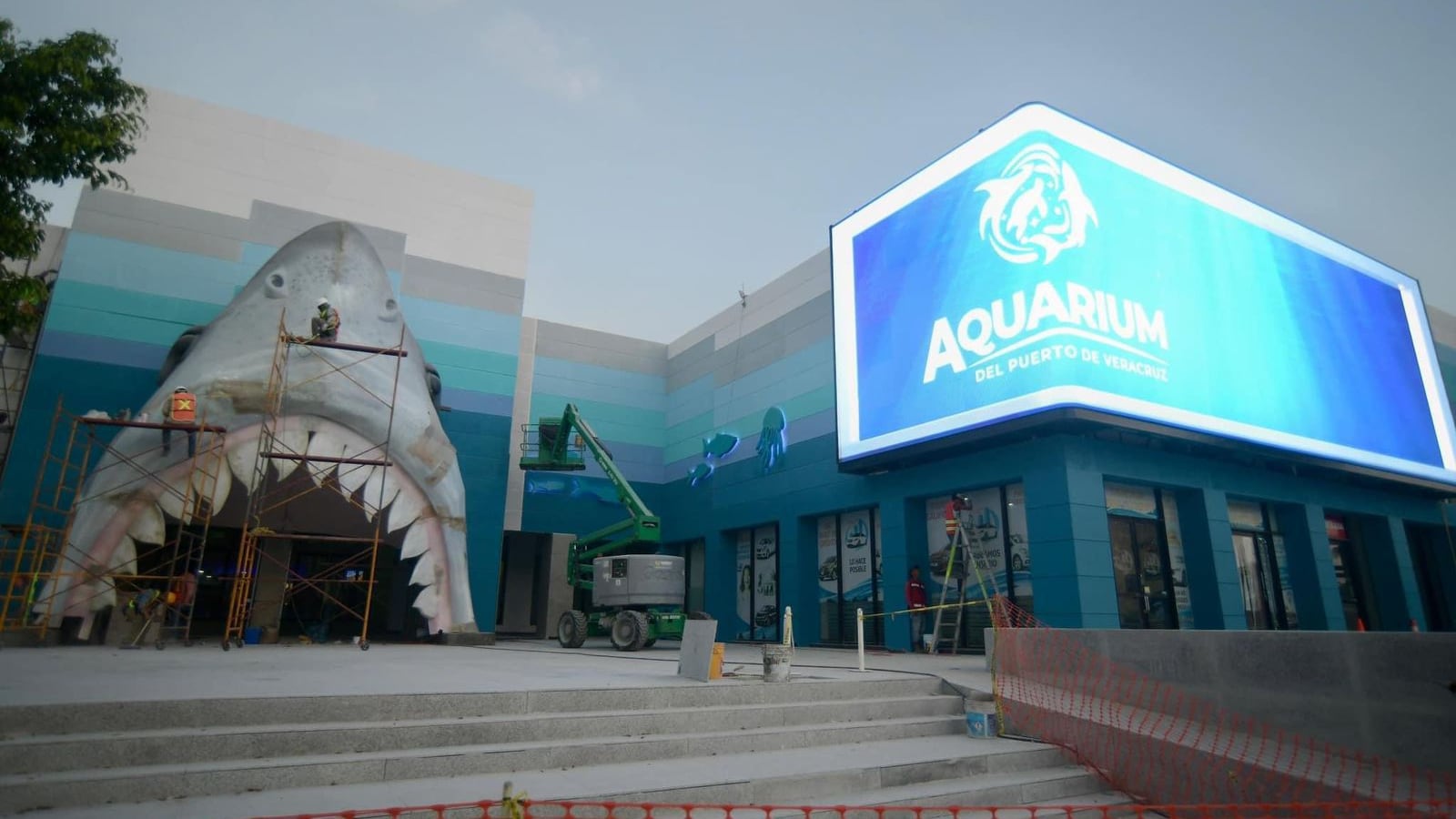 Aquarium de Veracruz: Inauguran colosal pantalla interactiva en presencia de Cuitláhuac García