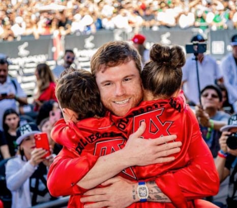 Canelo Álvarez, familia