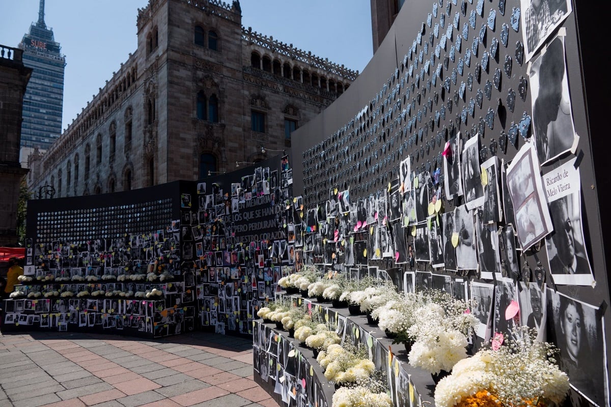 Altar en conmemoración a muertos por Covid-19 en México