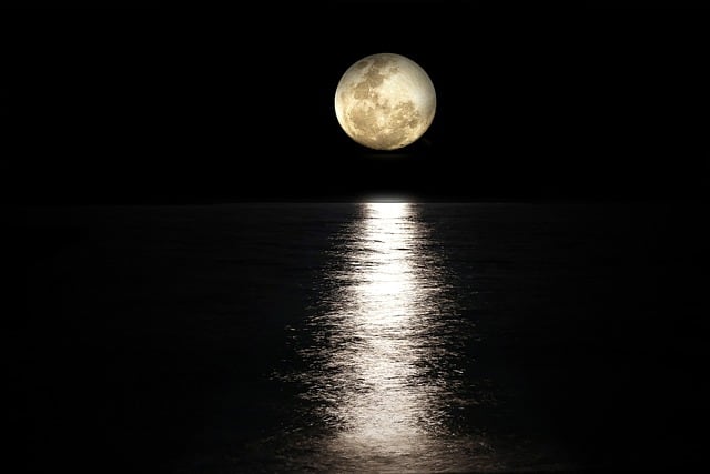 La Luna influye directamente en algunos cambios del a Tierra