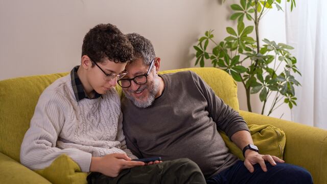 Razones por las cuales abrir una cuenta bancaria para los más jóvenes de la casa