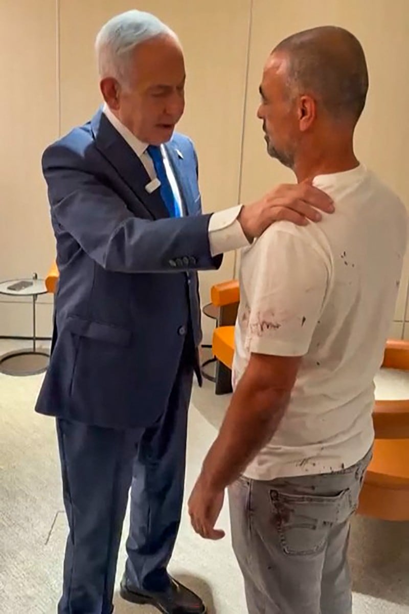 Benjamín Netanyahu se reúne con pasajero que intervino en ataque a vuelo de Flydubai