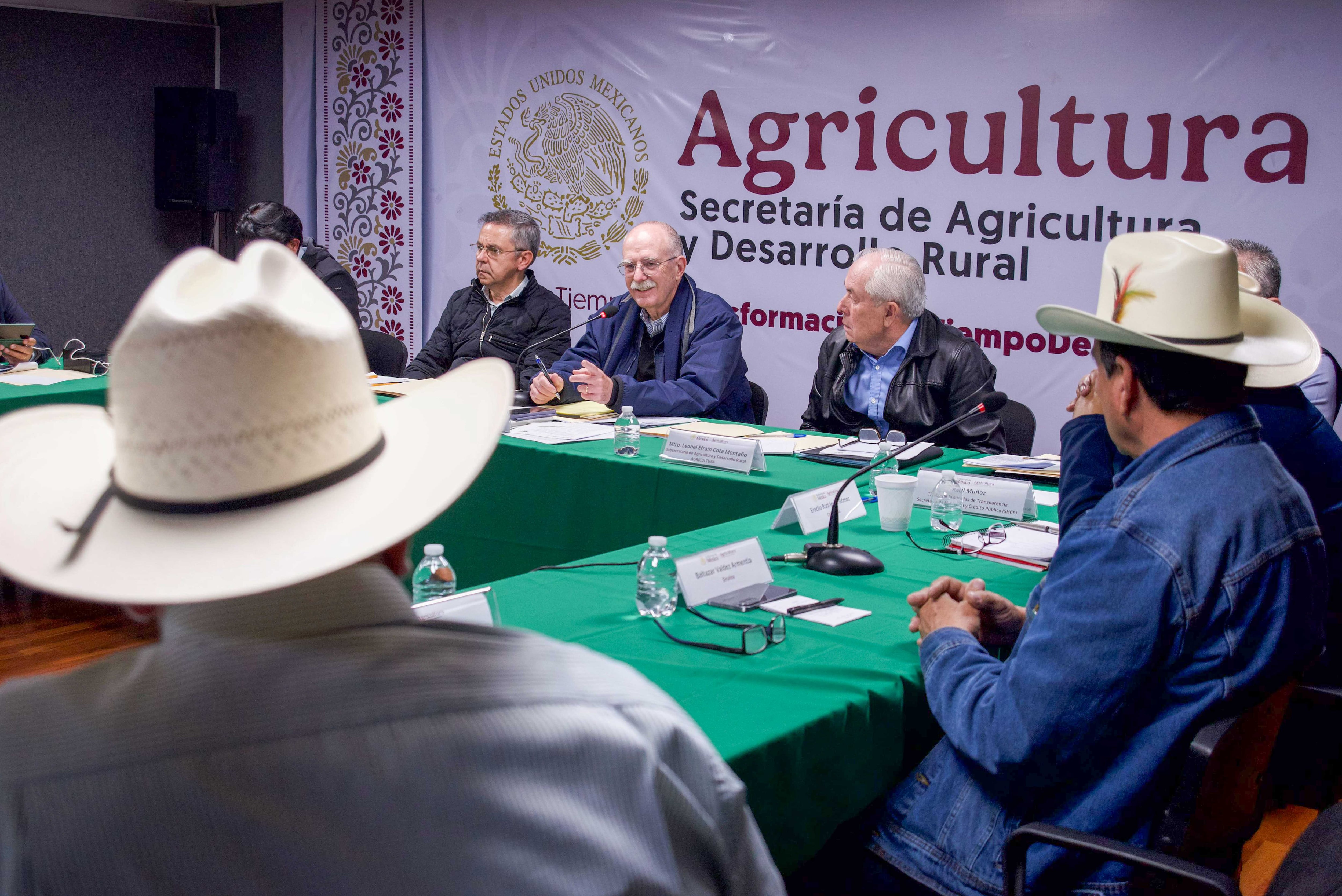 Mesas de diálogo de Segob, Agricultura con campesinos y transportistas.