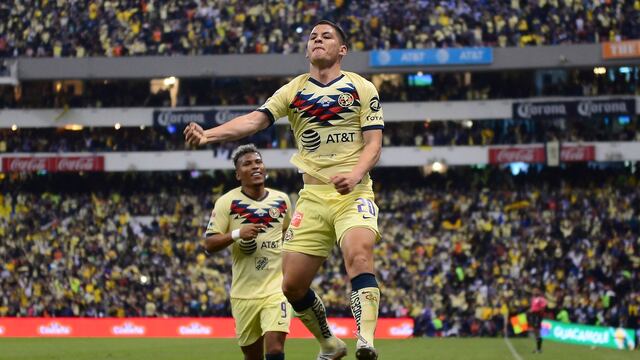 Richard Sánchez celebra el segundo gol de América