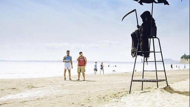 Hombre disfrazado de la muerte