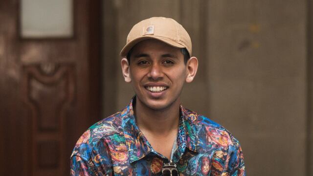 Jhonny Caz de Grupo Firme.