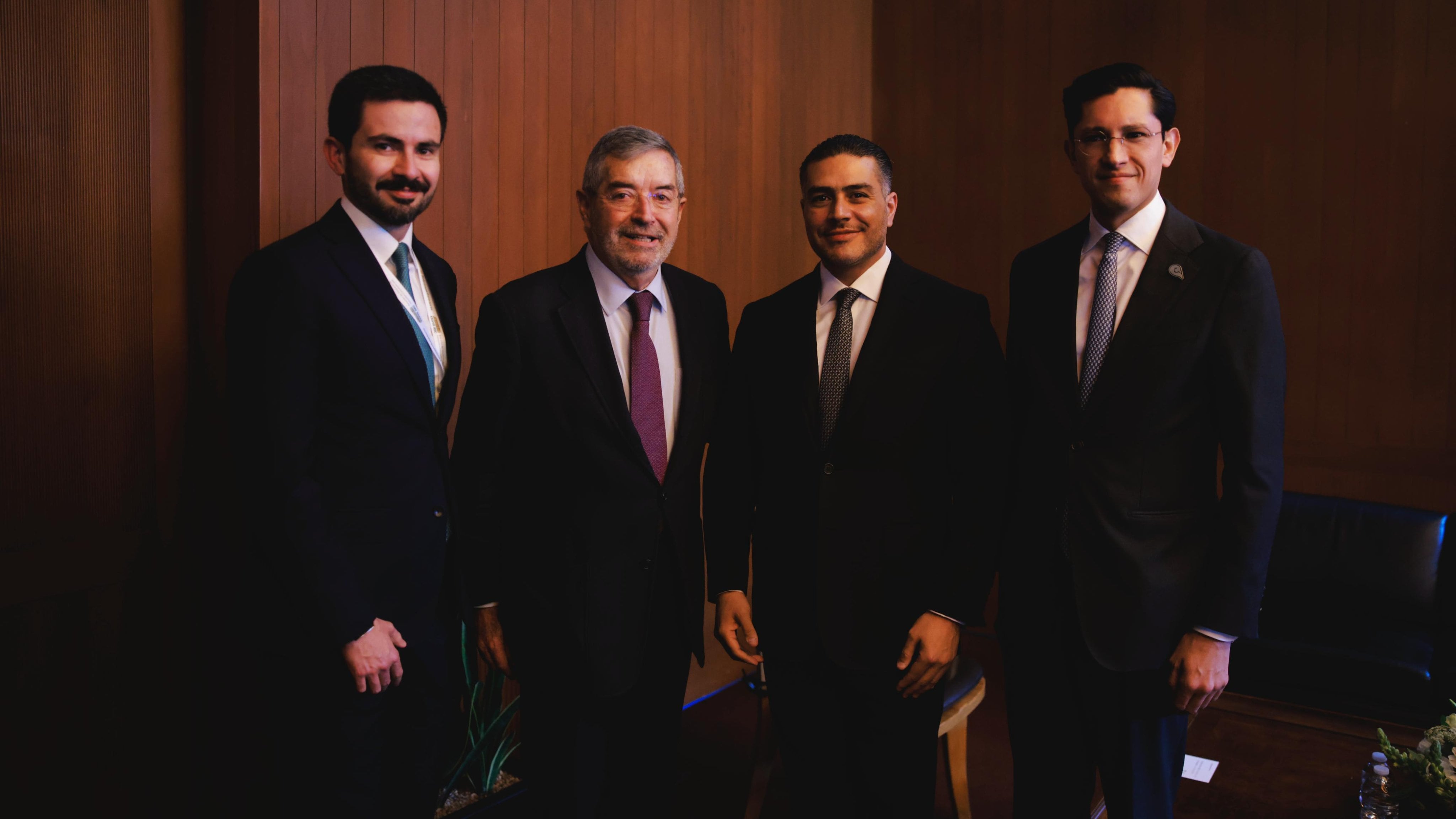 Omar García Harfuch presenta estrategia de seguridad ante embajadores