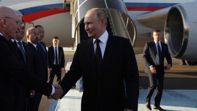 Vladimir Putin llega a cumbre regional en Kazajistán de la alianza de Shanghái