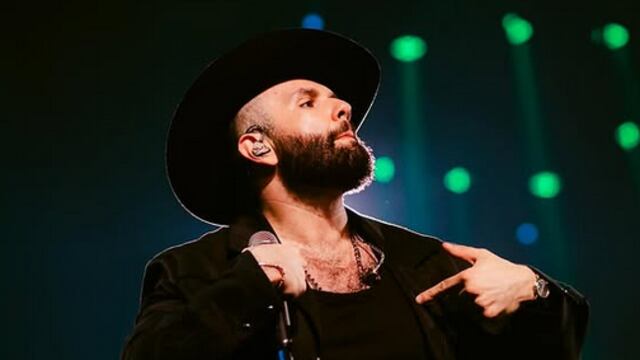 Carín León, cantante