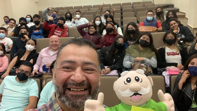 Profesor con Dr. Simi
