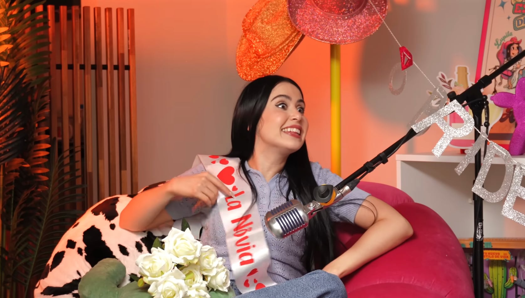 La despedida de soltera de Lupita Villalobos en Las Alucines en YouTube