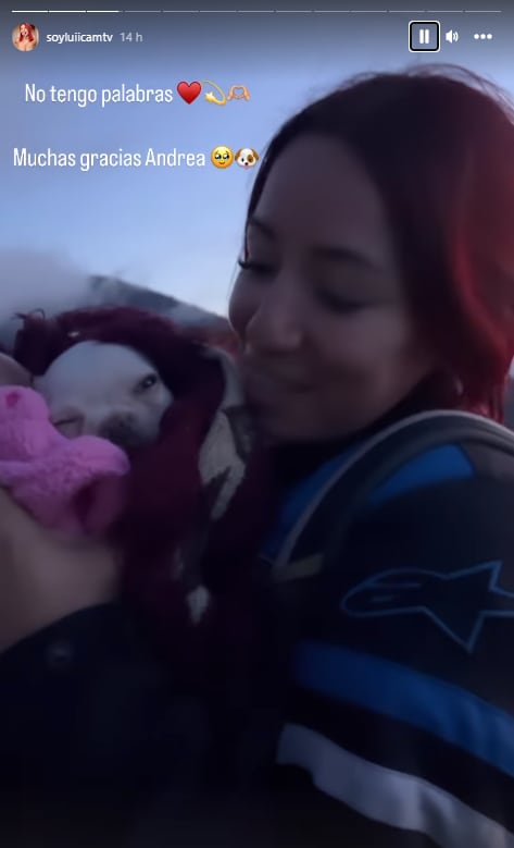 Luisa Fernanda muestra a su nueva cachorra.