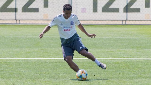 Gio entrenó con el Tri a pesar de no estar convocado