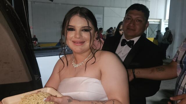 Reynosa: Recién casados reparten banquete de bodas en hospital