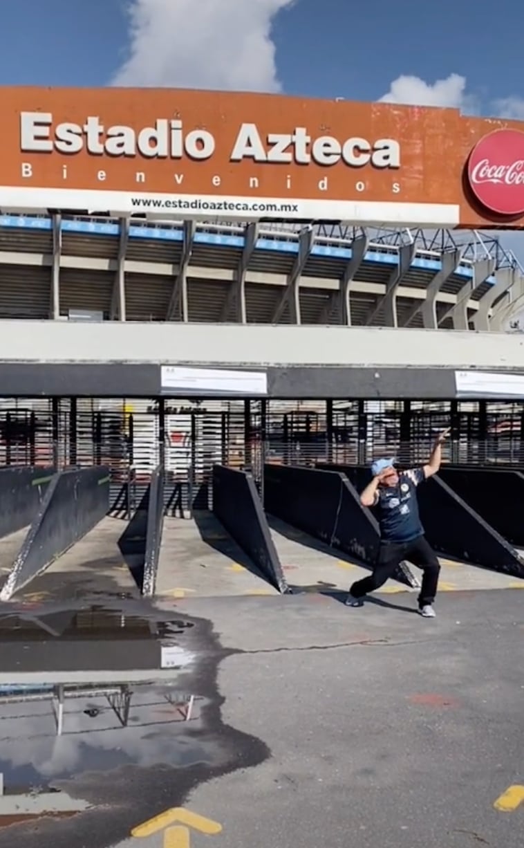 Sorprende a su papá con visita al Estadio Azteca