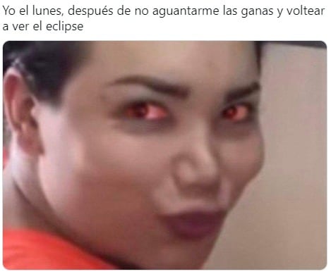 Memes de ojos rojos por el eclipse