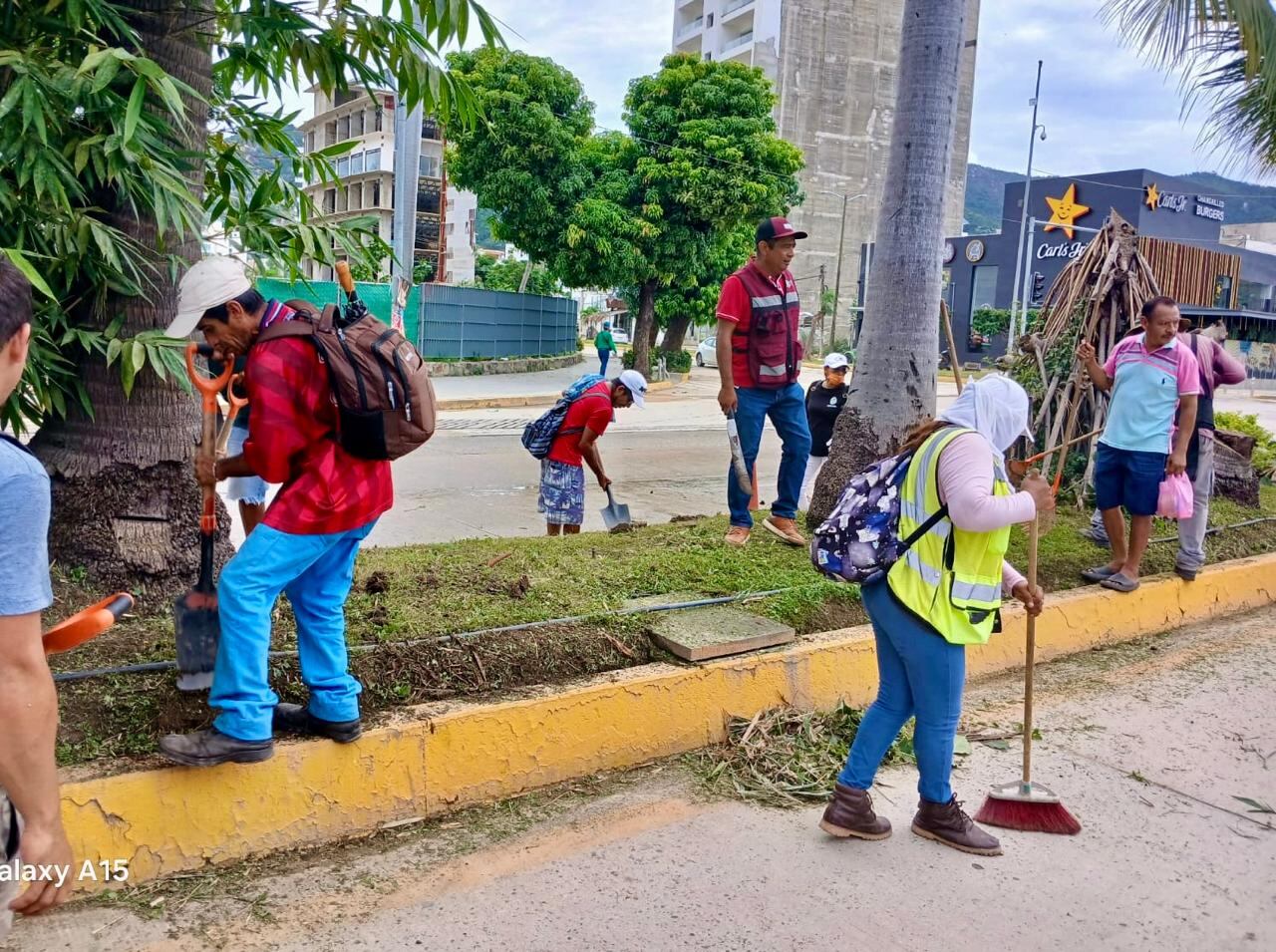 Gobierno de Abelina López intensifica trabajos de limpieza en Acapulco